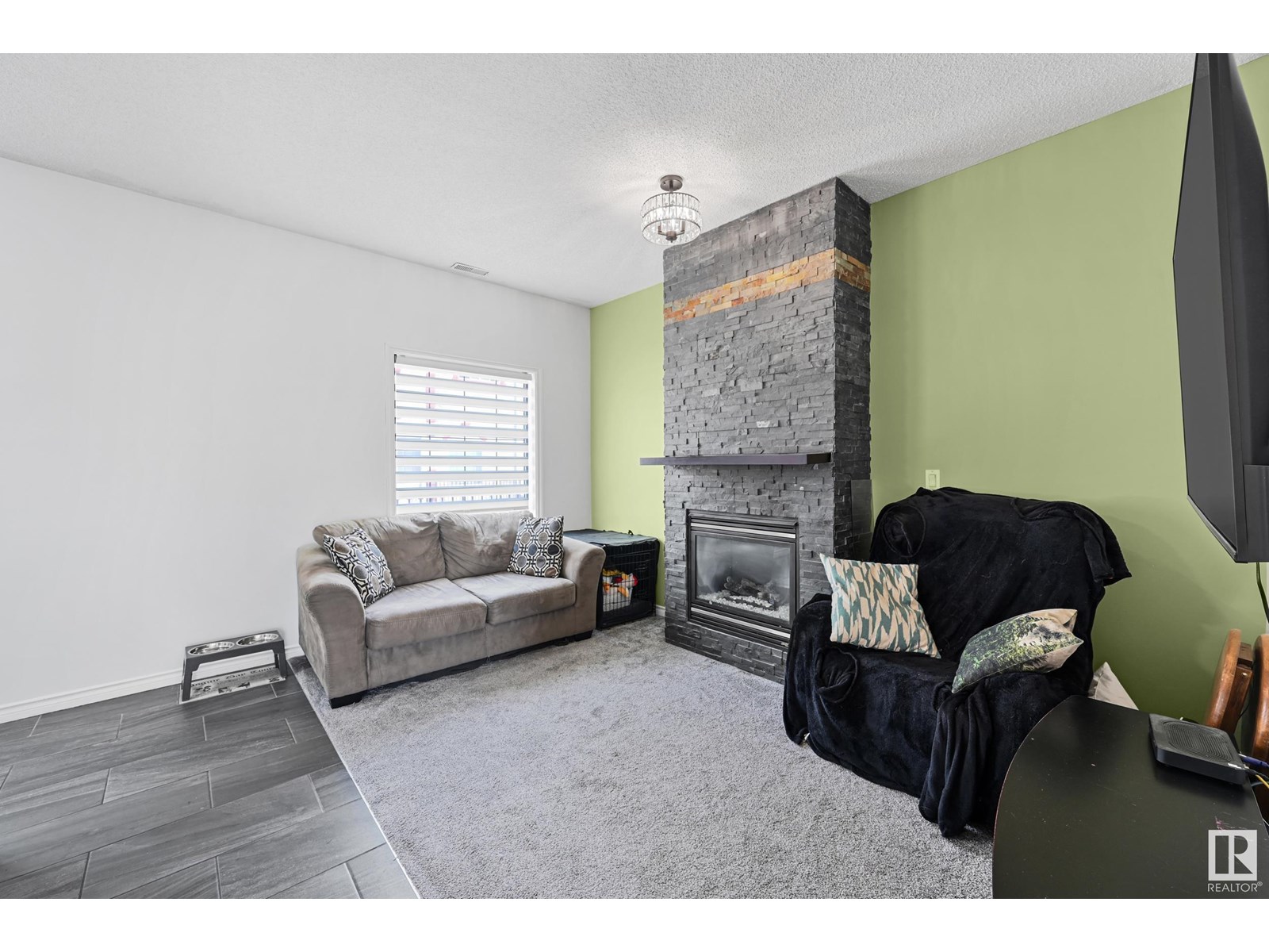 Photo 6 of 91 13825 155 Ave Nw, Edmonton AB