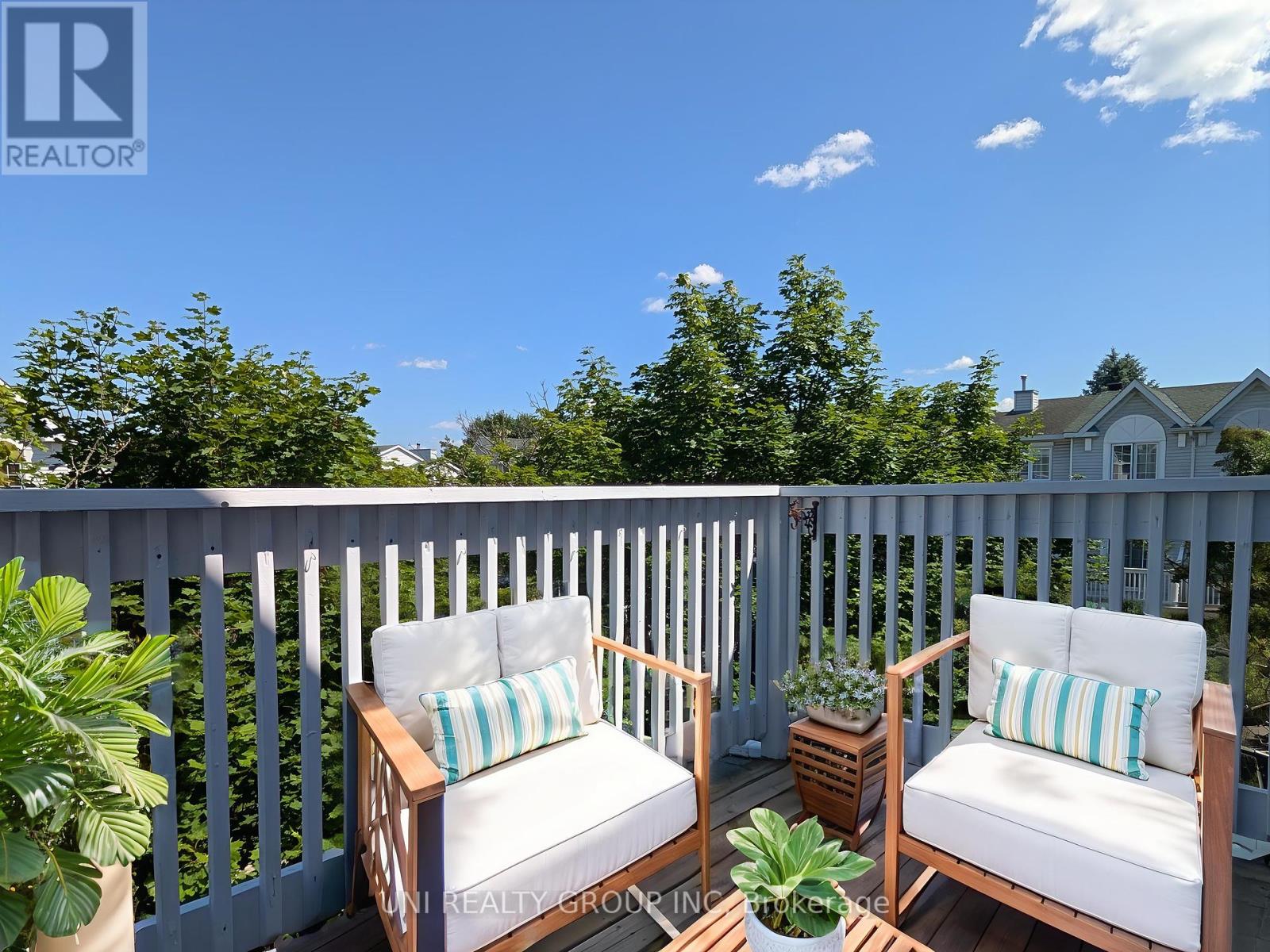 Photo 6 of 120 Castlegreen Private, Ottawa ON