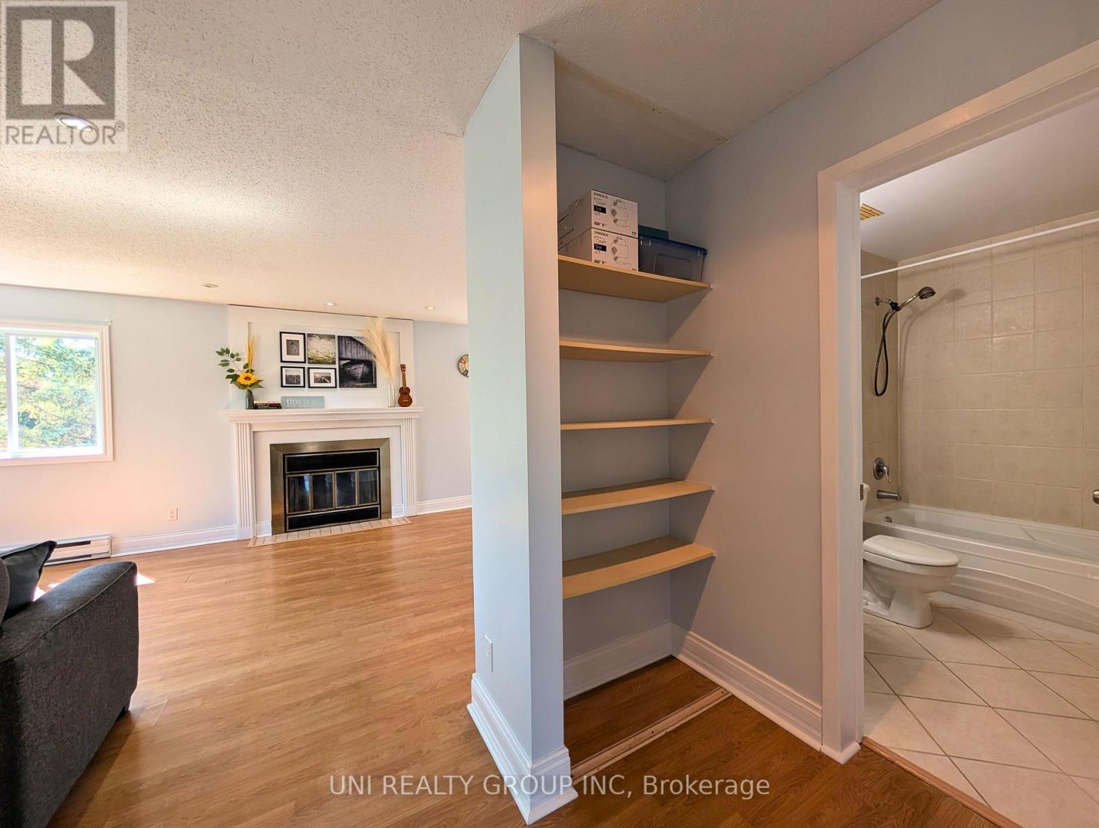 Photo 21 of 120 Castlegreen Private, Ottawa ON