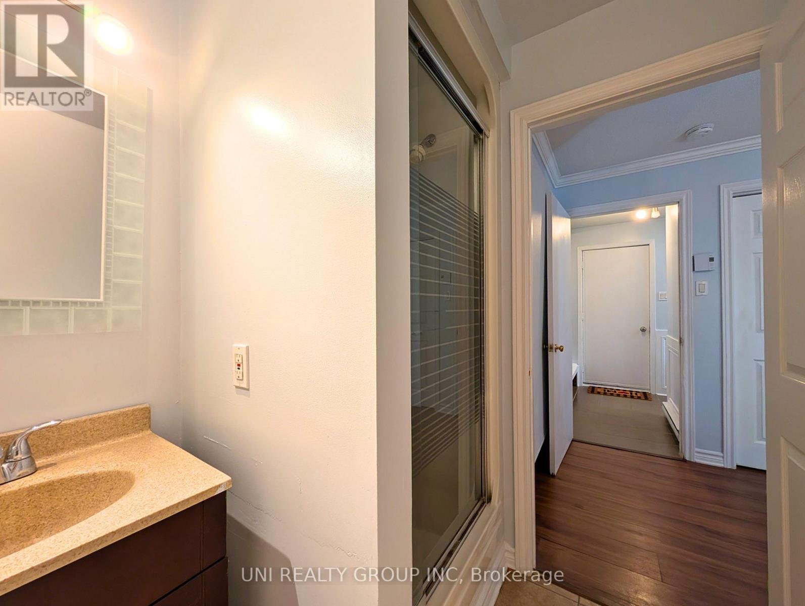 Photo 13 of 120 Castlegreen Private, Ottawa ON