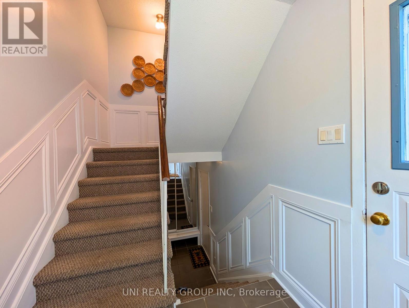 Photo 42 of 120 Castlegreen Private, Ottawa ON