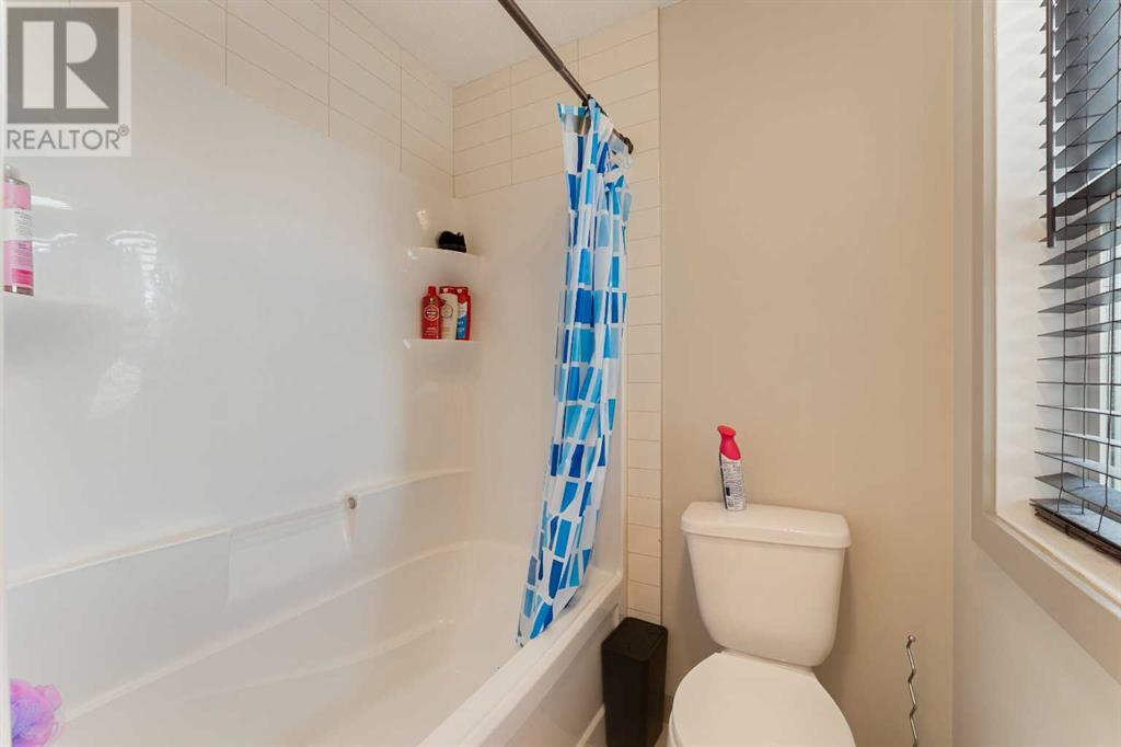 Photo 17 of 166 Hillcrest Circle Sw, Airdrie AB