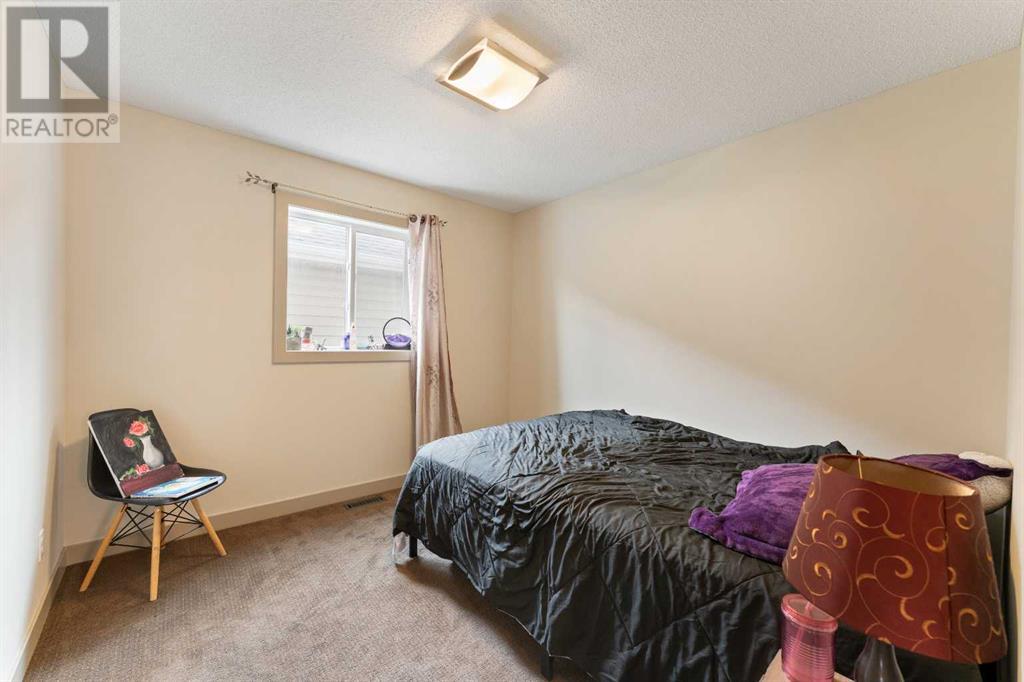 Photo 21 of 166 Hillcrest Circle Sw, Airdrie AB