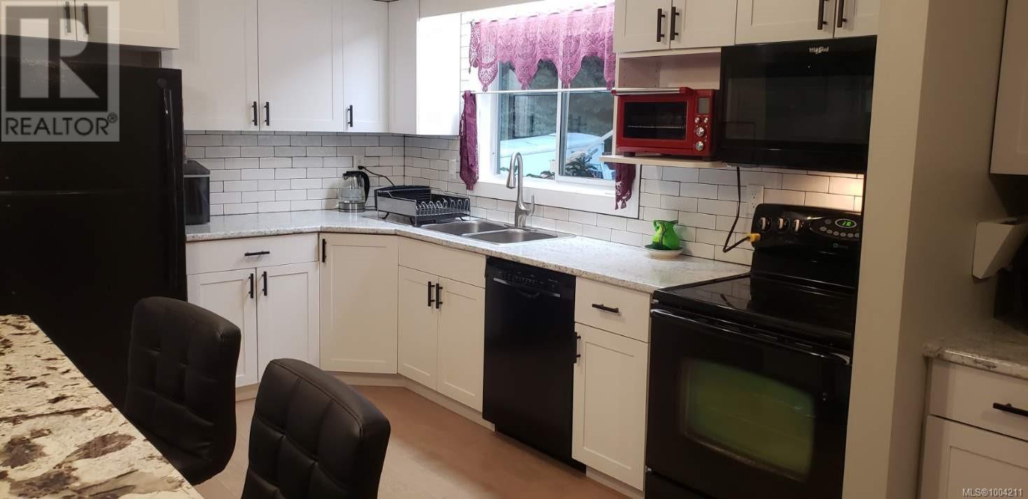Photo 11 of 409 Raynerwood Pl, Colwood BC