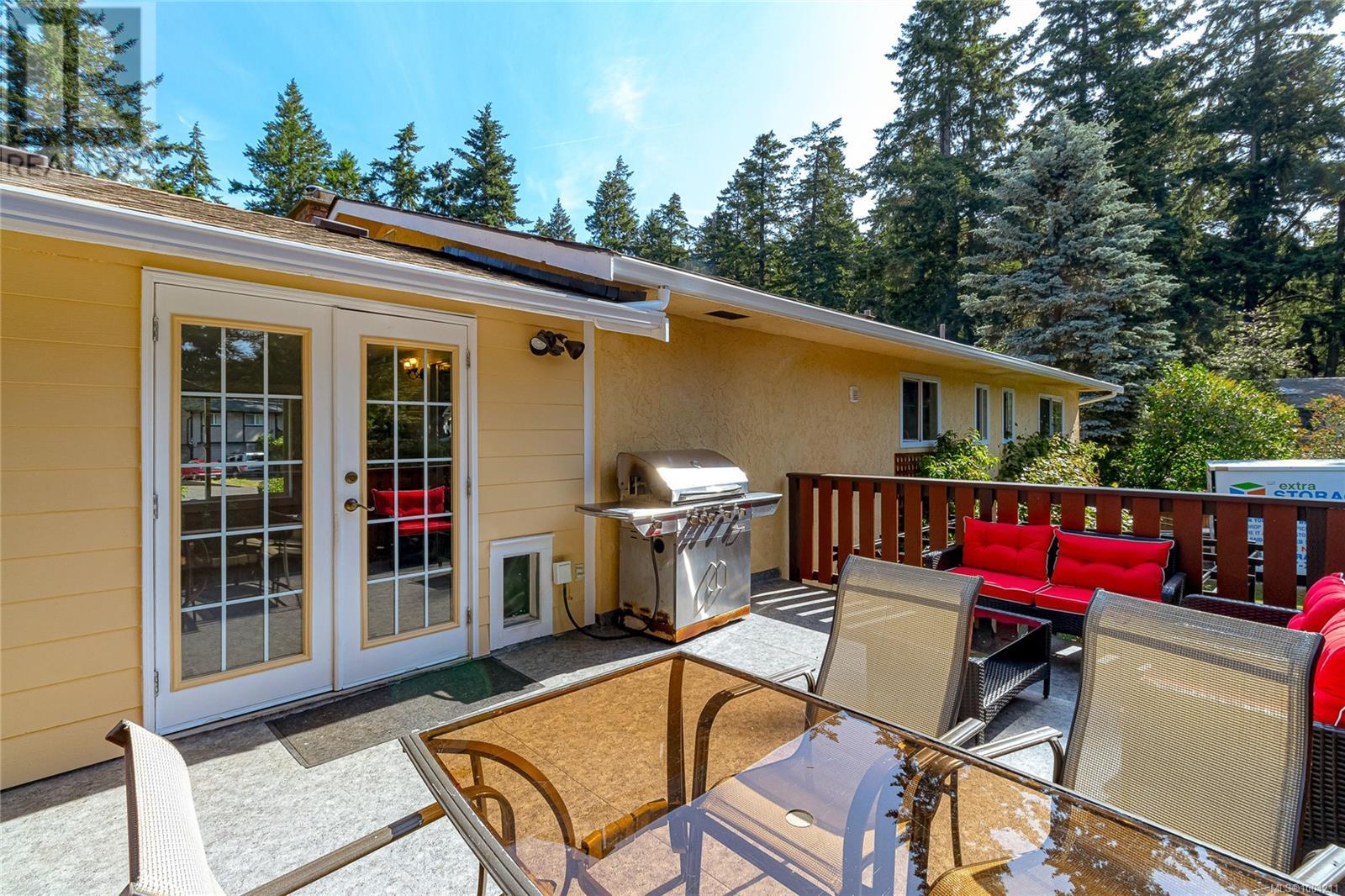 Photo 35 of 409 Raynerwood Pl, Colwood BC