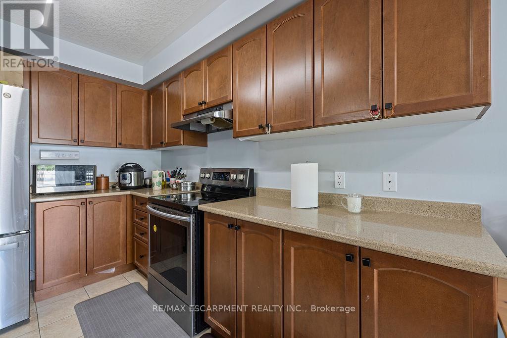 Photo 46 of 235 Bellagio Avenue, Hamilton ON