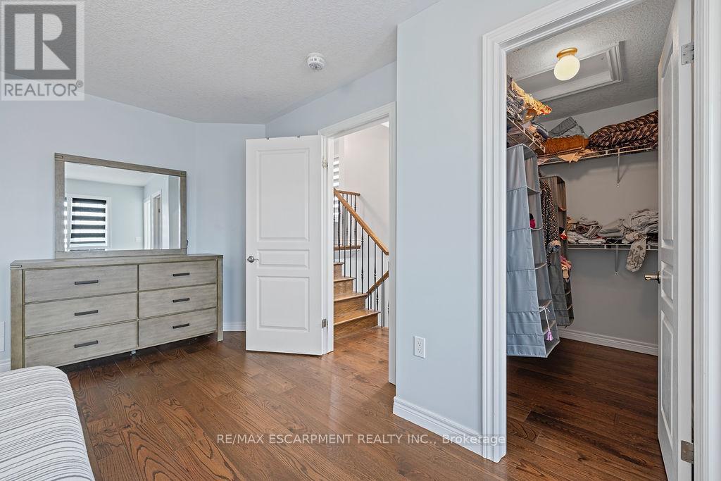 Photo 32 of 235 Bellagio Avenue, Hamilton ON