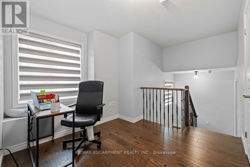 Photo 41 of 235 Bellagio Avenue, Hamilton ON