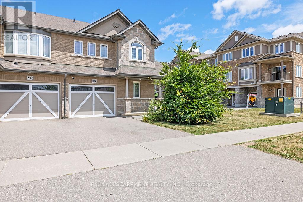 Photo 34 of 235 Bellagio Avenue, Hamilton ON