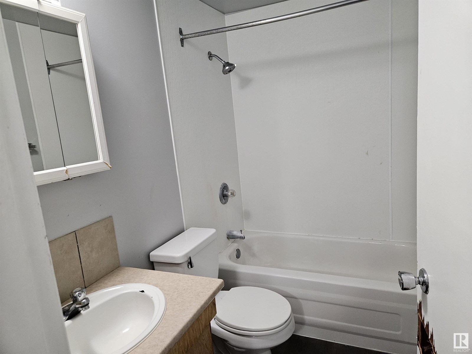 Photo 17 of 10725 83 Av Nw, Edmonton AB