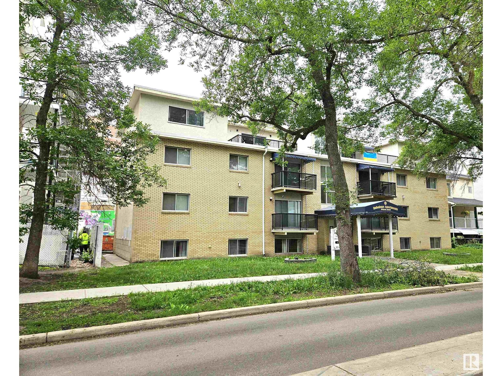Photo 2 of 10725 83 Av Nw, Edmonton AB