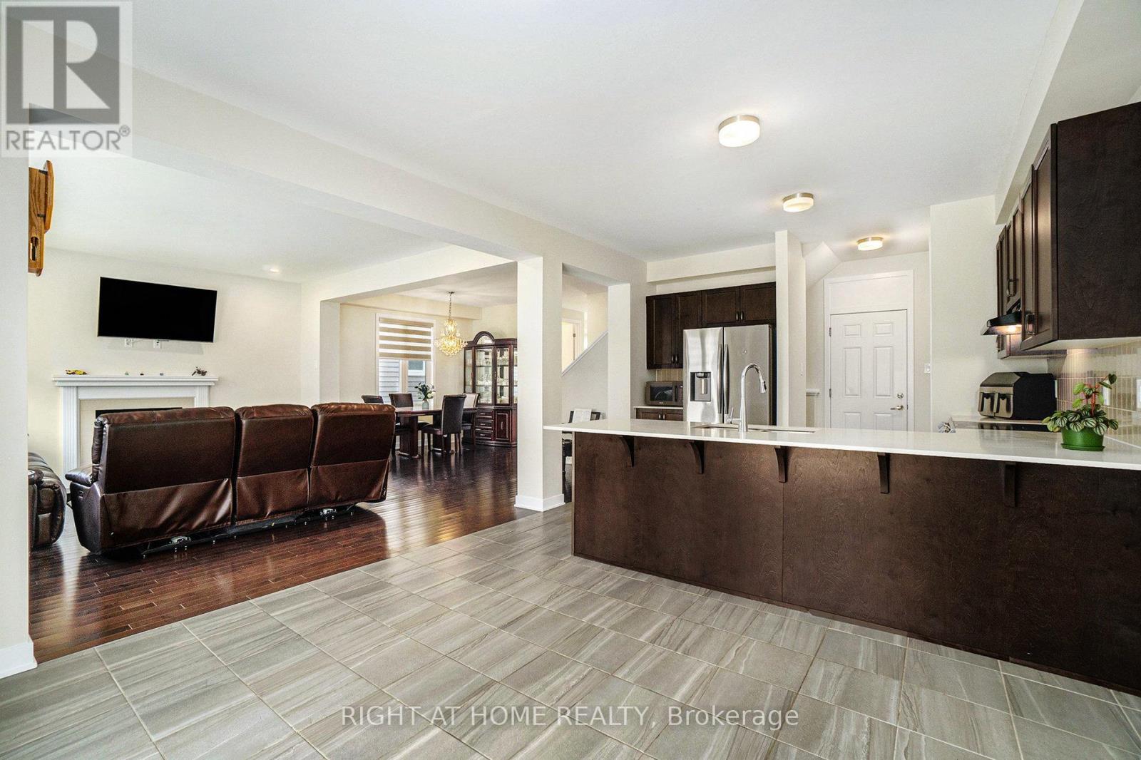 Photo 15 of 657 Terrier Circle, Ottawa ON