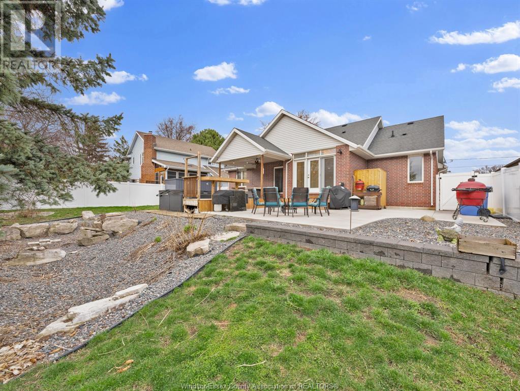Photo 24 of 132 Prince Albert Street North, Kingsville ON