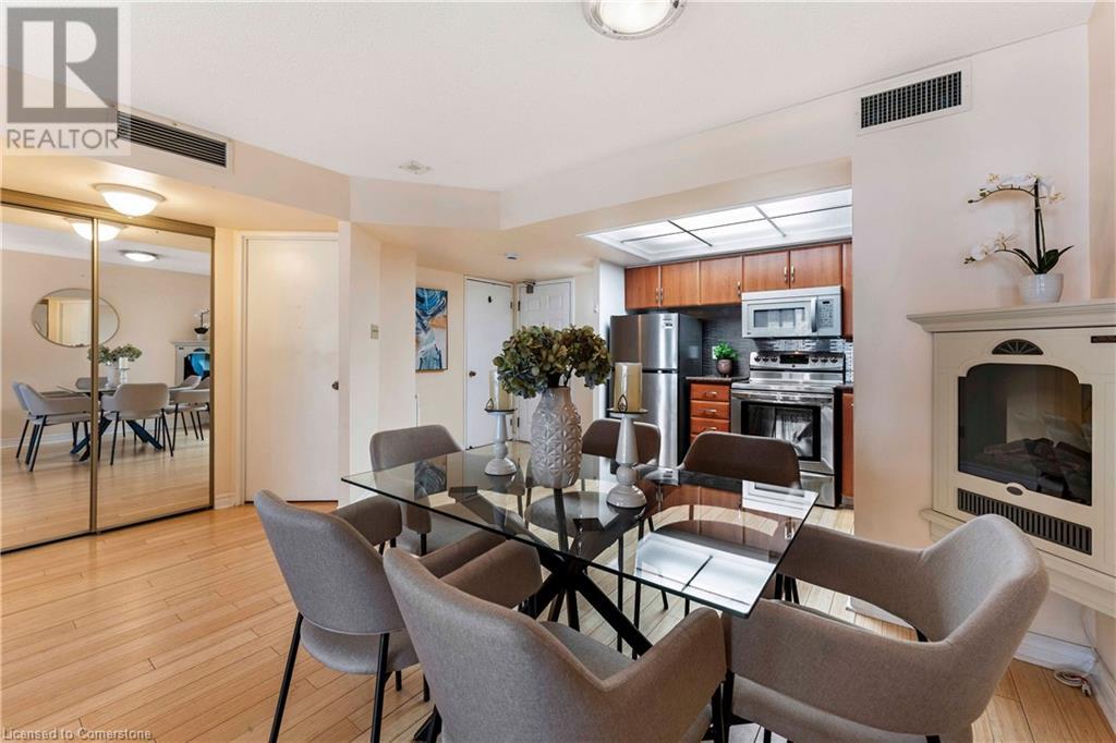 Photo 8 of 65 Scadding Avenue Unit 811, Toronto ON