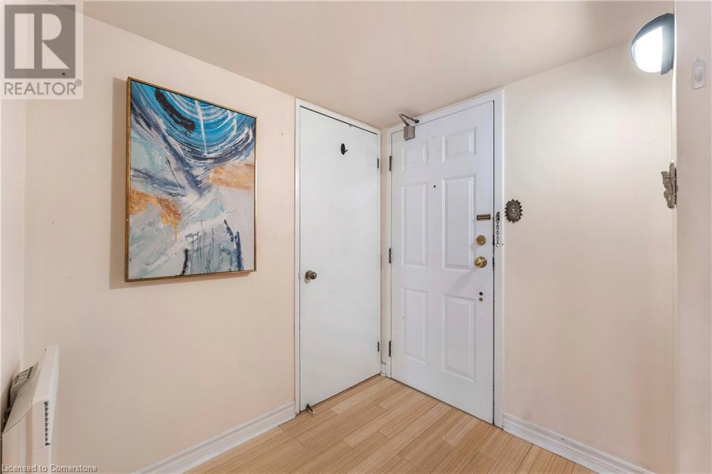 Photo 18 of 65 Scadding Avenue Unit 811, Toronto ON