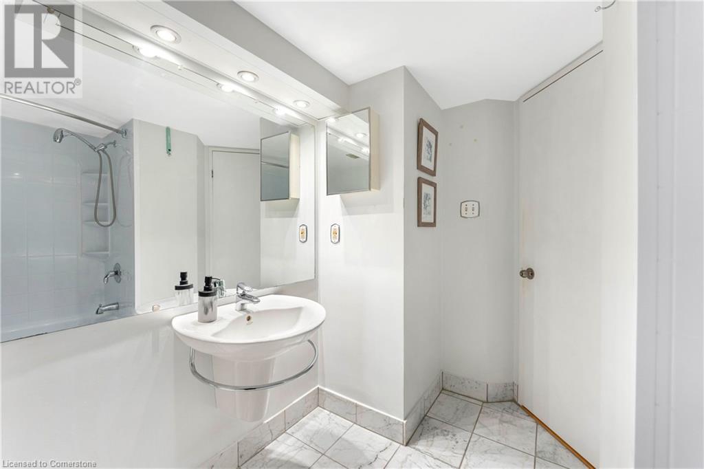 Photo 21 of 65 Scadding Avenue Unit 811, Toronto ON