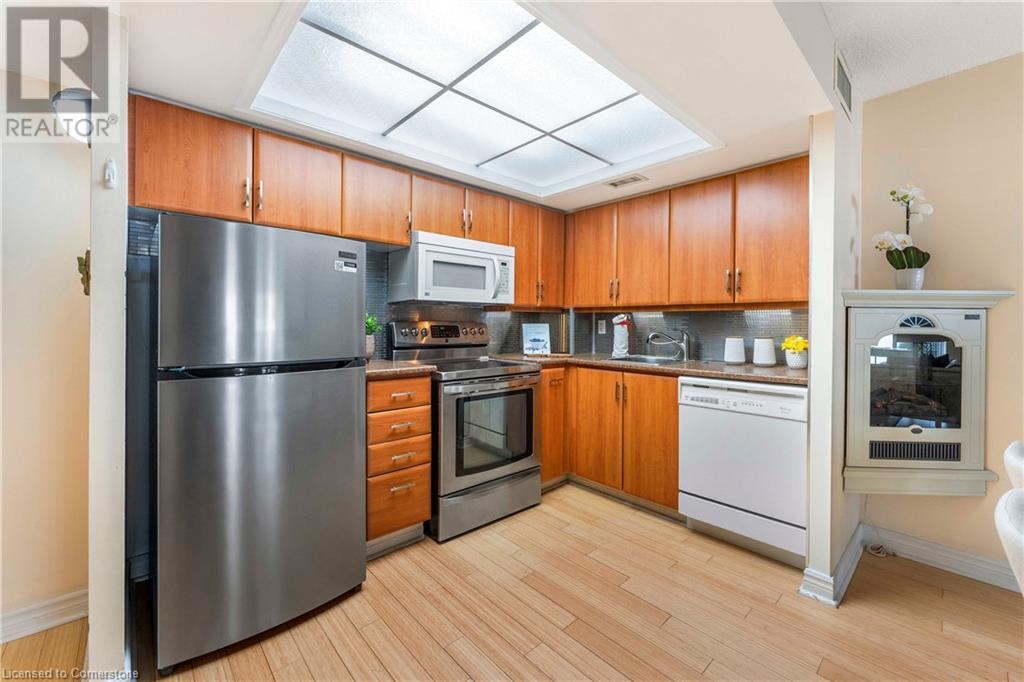 Photo 10 of 65 Scadding Avenue Unit 811, Toronto ON
