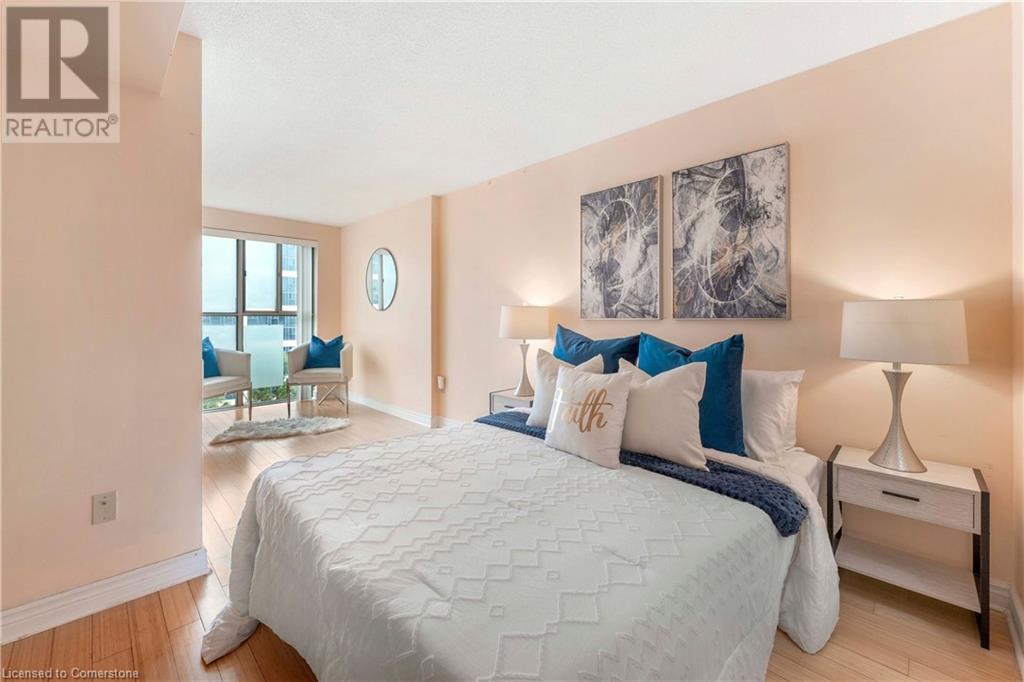 Photo 35 of 65 Scadding Avenue Unit 811, Toronto ON