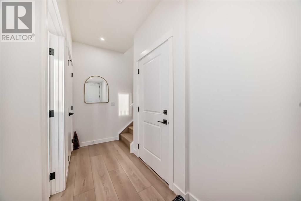 Photo 3 of 3349 Spruce Drive Sw, Calgary AB