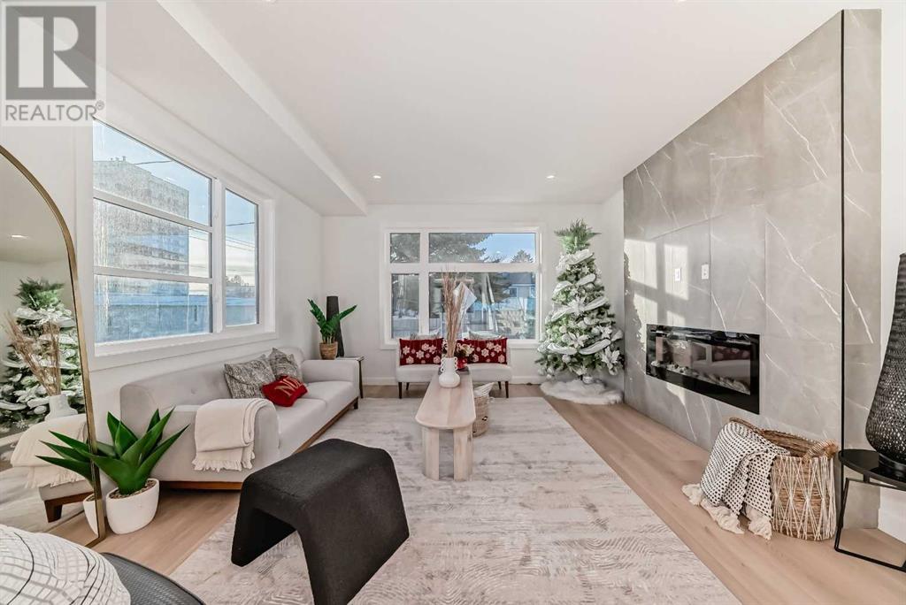 Photo 8 of 3349 Spruce Drive Sw, Calgary AB