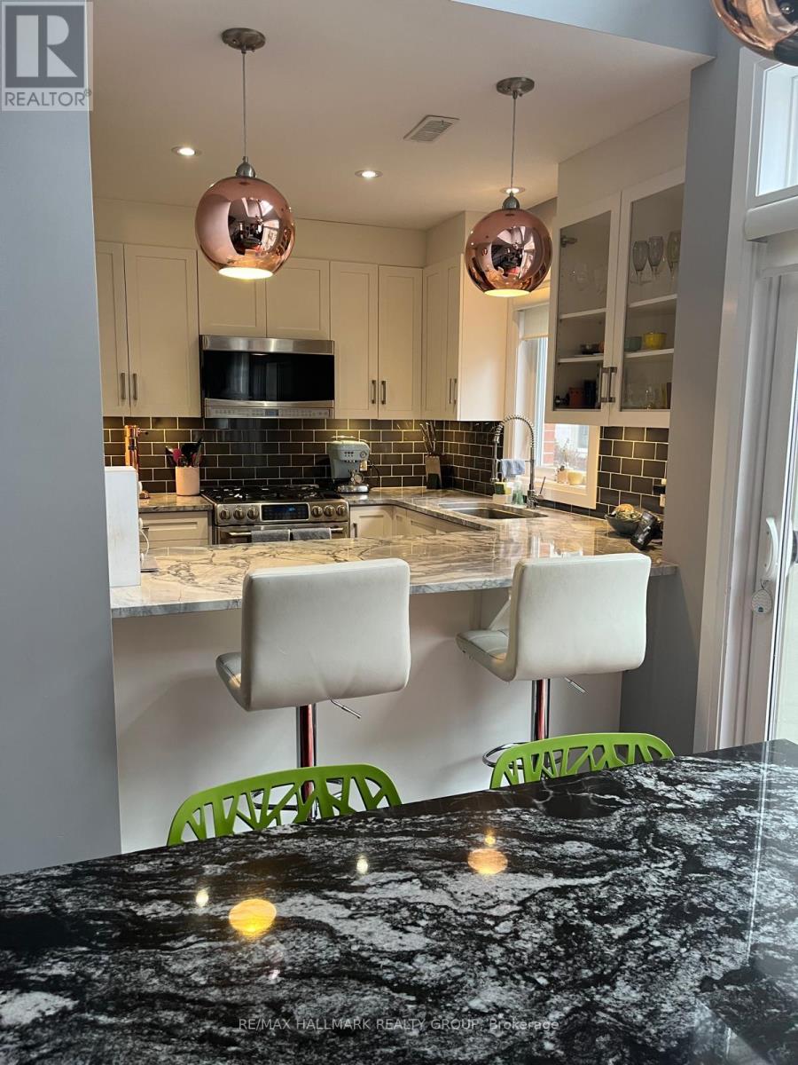 Photo 15 of 356 Ravenhill Avenue E, Ottawa ON