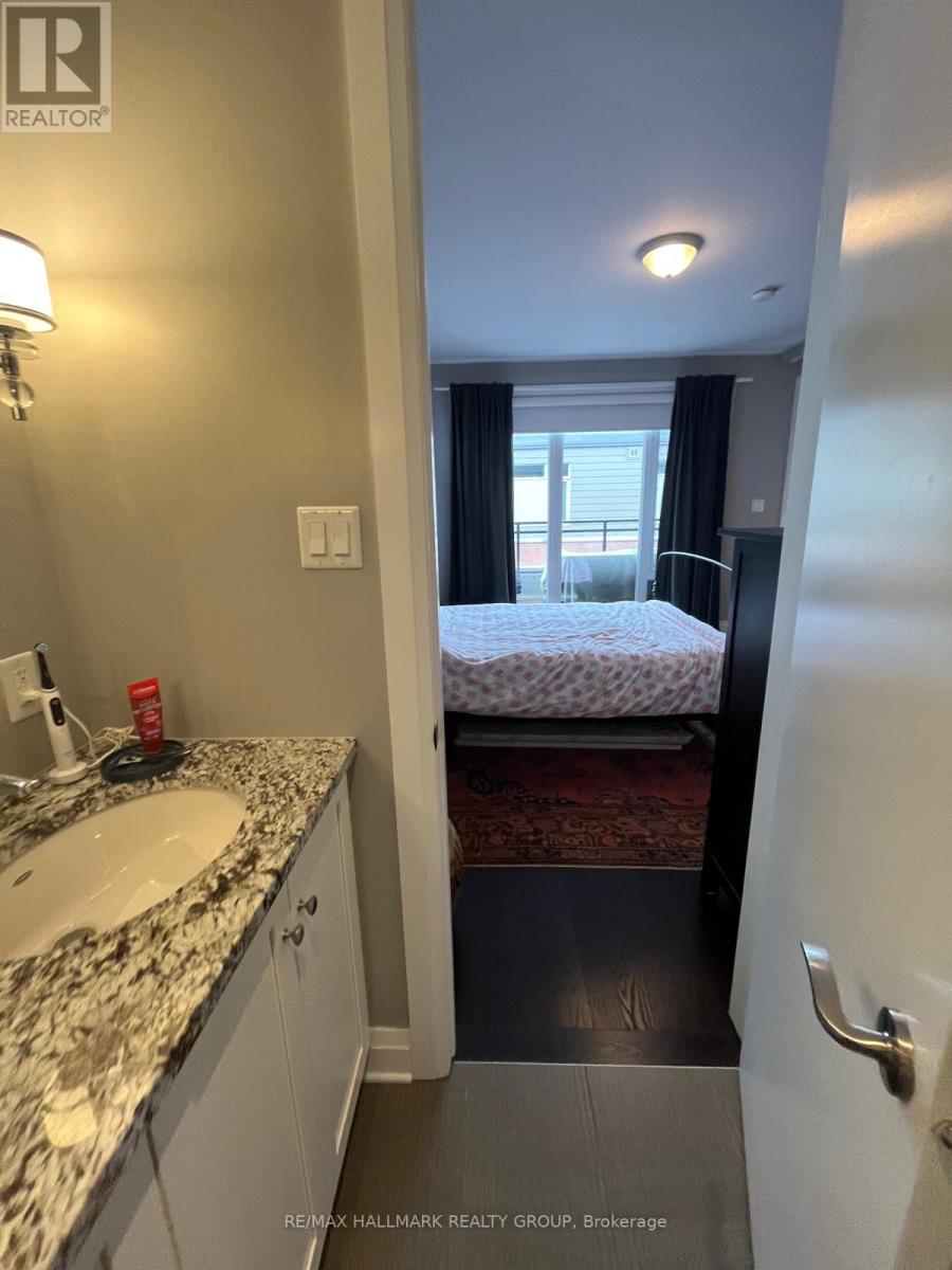 Photo 3 of 356 Ravenhill Avenue E, Ottawa ON