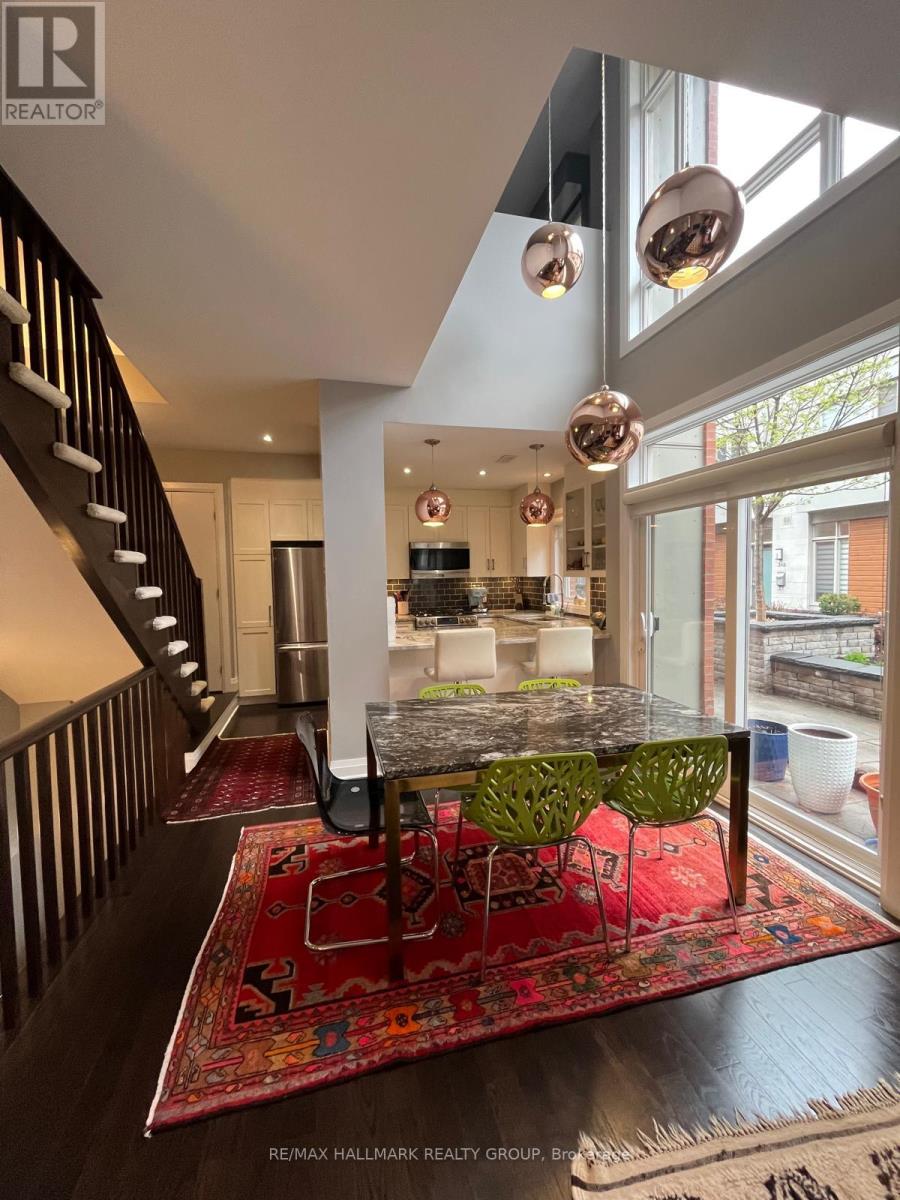 Photo 11 of 356 Ravenhill Avenue E, Ottawa ON