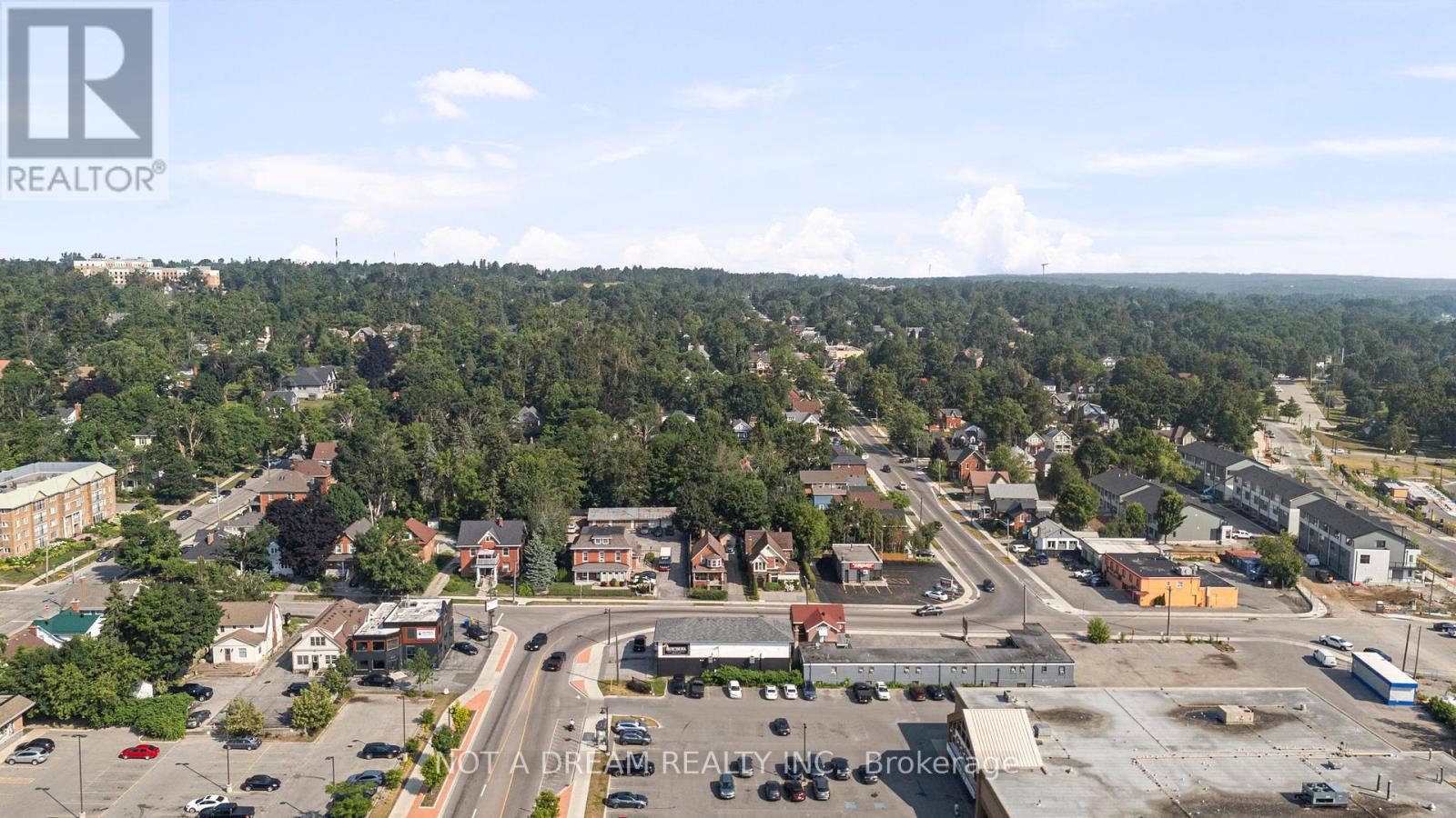 Photo 10 of 64 Front Street N, Orillia ON