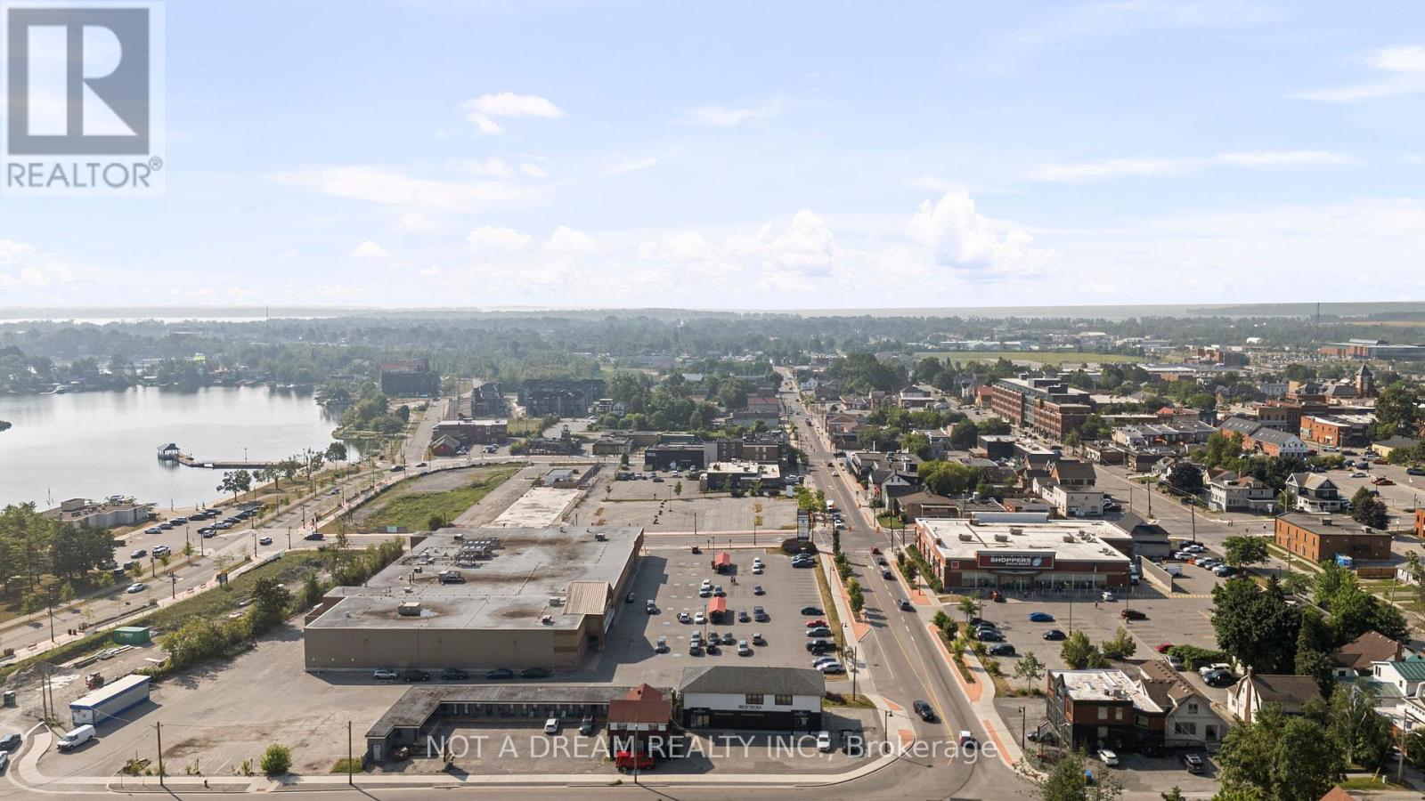 Photo 8 of 64 Front Street N, Orillia ON