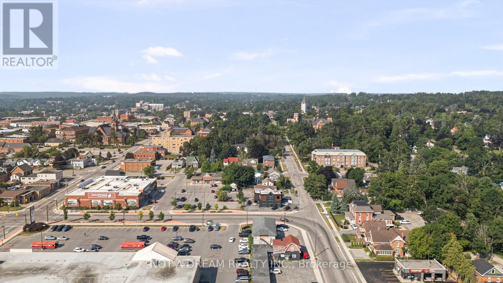 Photo 9 of 64 Front Street N, Orillia ON