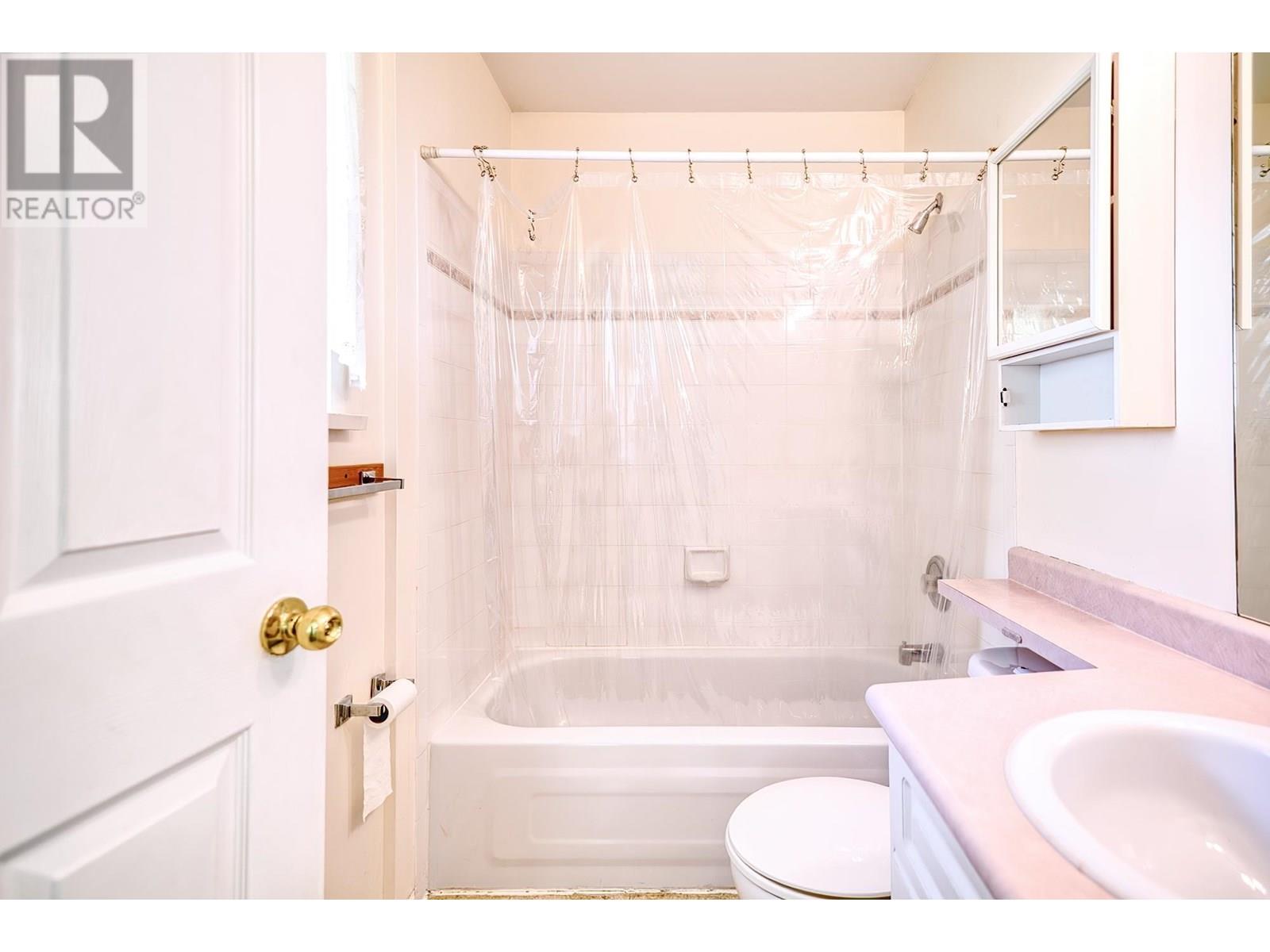 5833 HERON PLACE, Sechelt