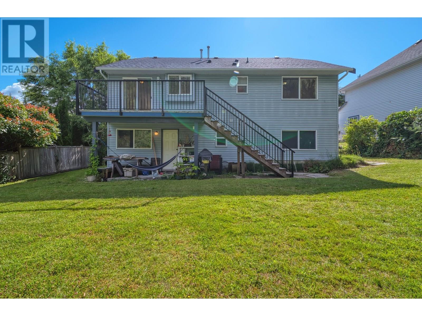 5833 HERON PLACE, Sechelt