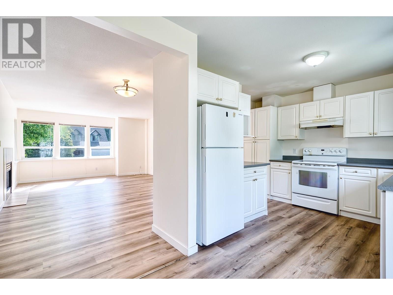 5833 HERON PLACE, Sechelt