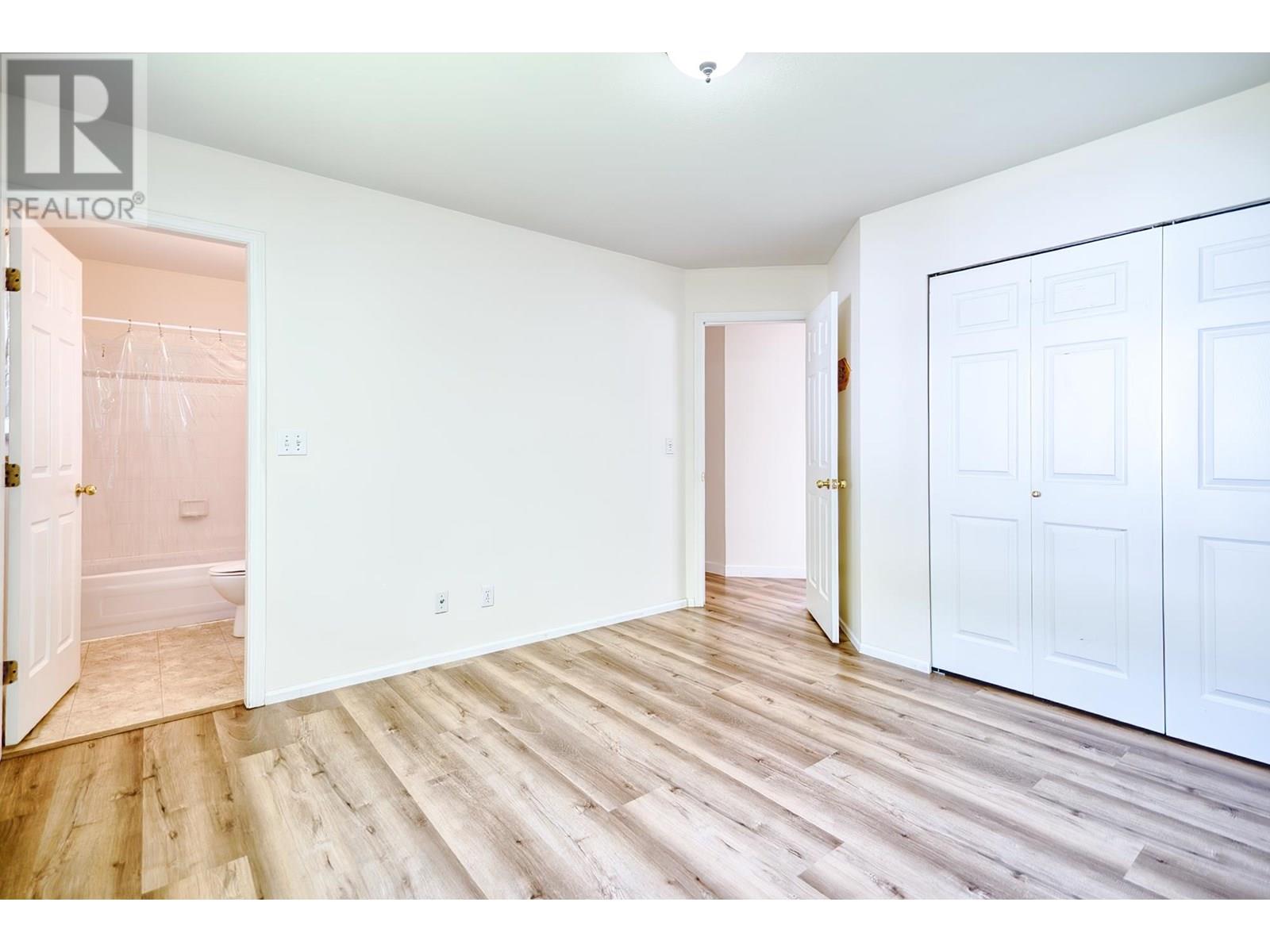 5833 HERON PLACE, Sechelt