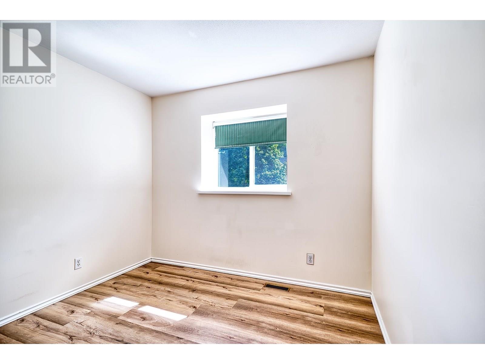 5833 HERON PLACE, Sechelt