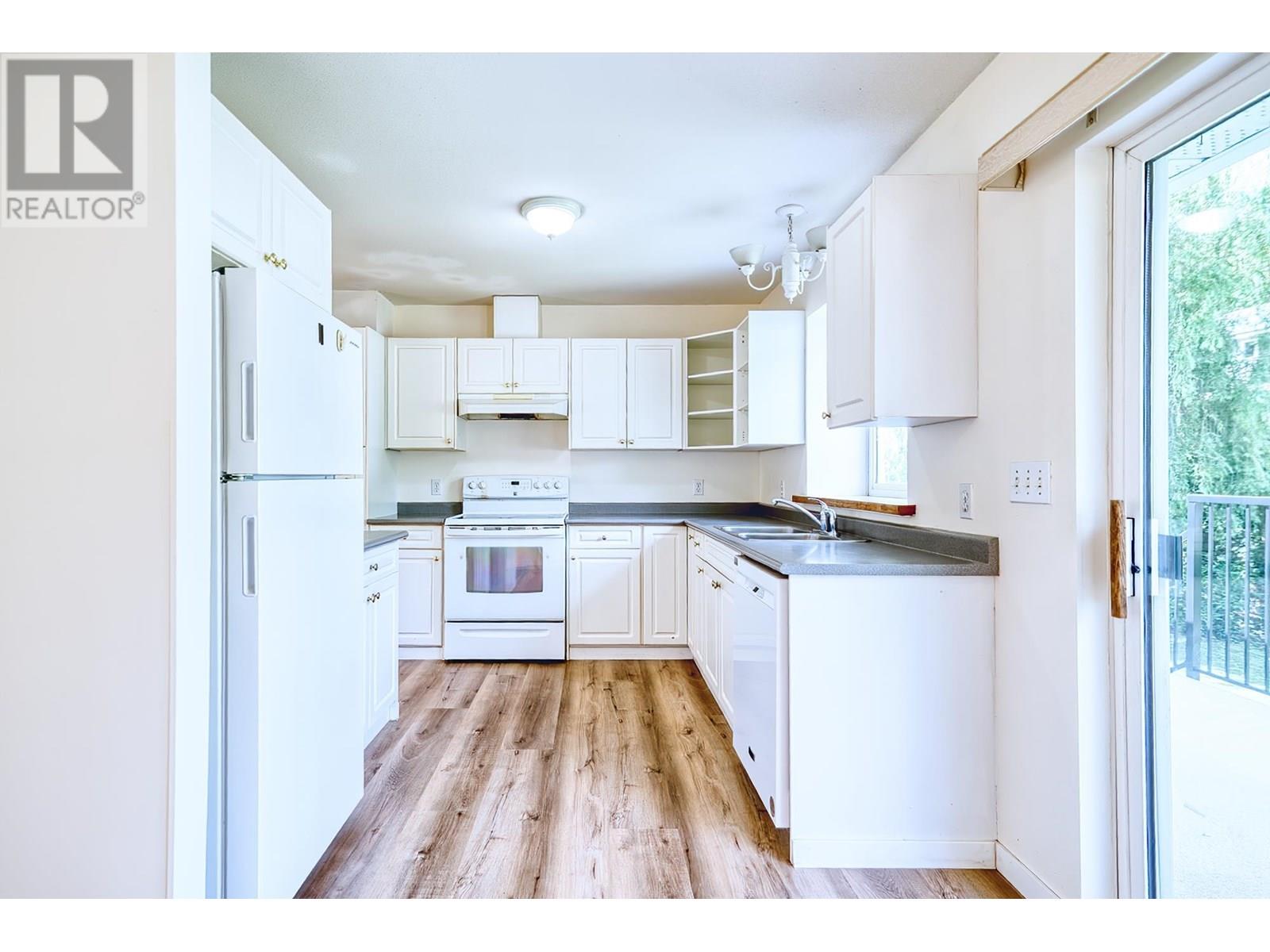 5833 HERON PLACE, Sechelt