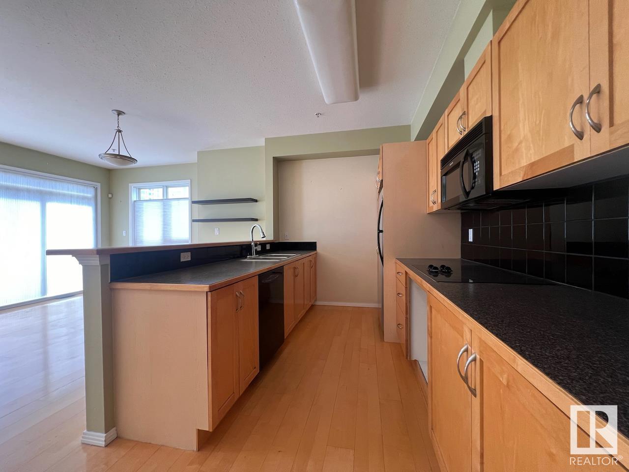 Photo 17 of 532 10023 110 St Nw, Edmonton AB