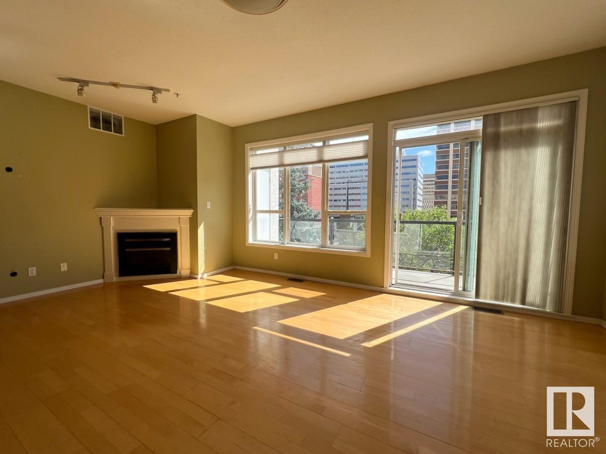 Photo 3 of 532 10023 110 St Nw, Edmonton AB