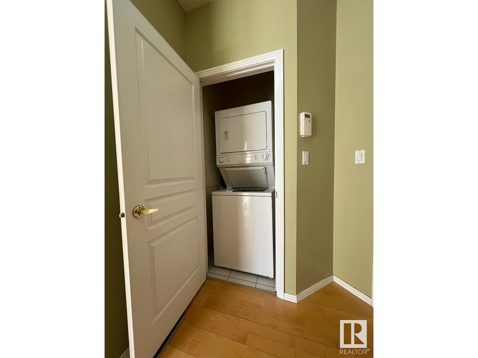 Photo 9 of 532 10023 110 St Nw, Edmonton AB