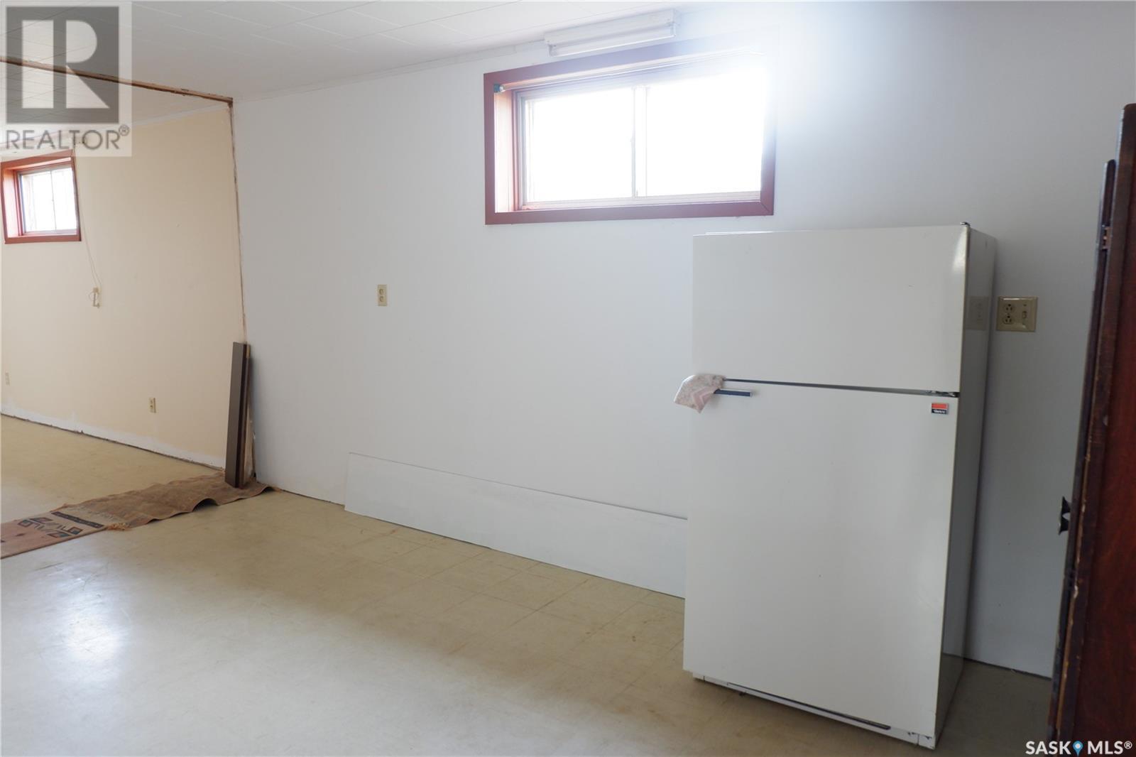 Photo 20 of 260 6th Avenue E, Gravelbourg SK