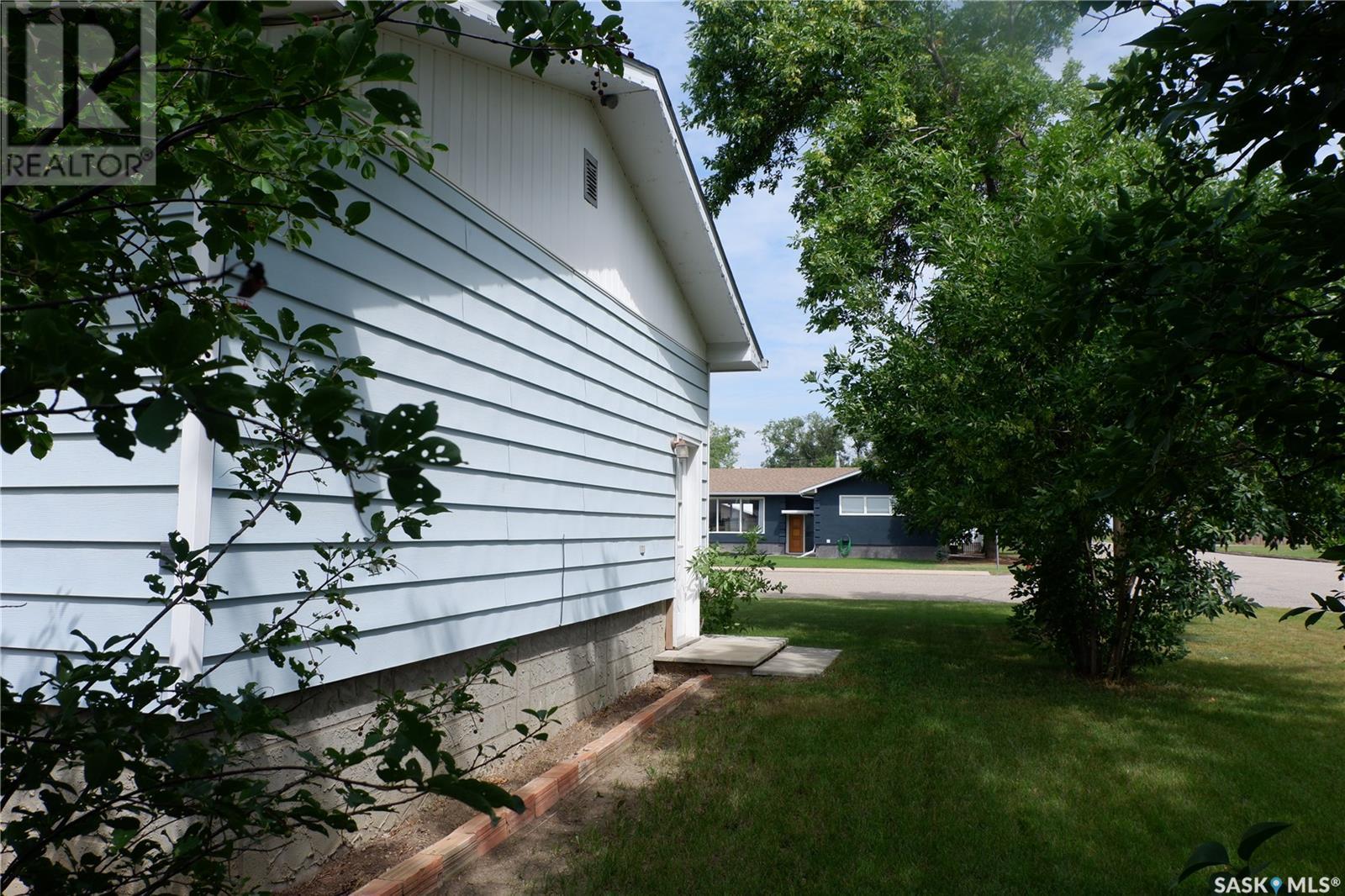 Photo 34 of 260 6th Avenue E, Gravelbourg SK