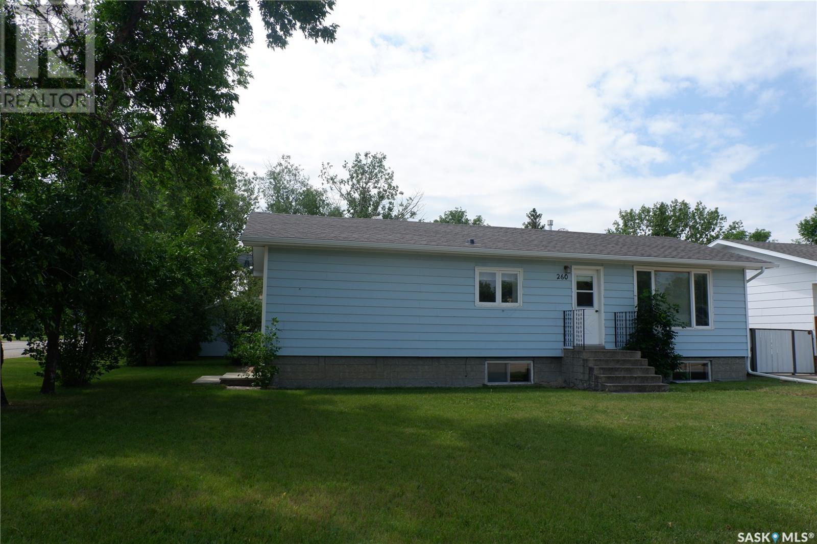 Photo 35 of 260 6th Avenue E, Gravelbourg SK