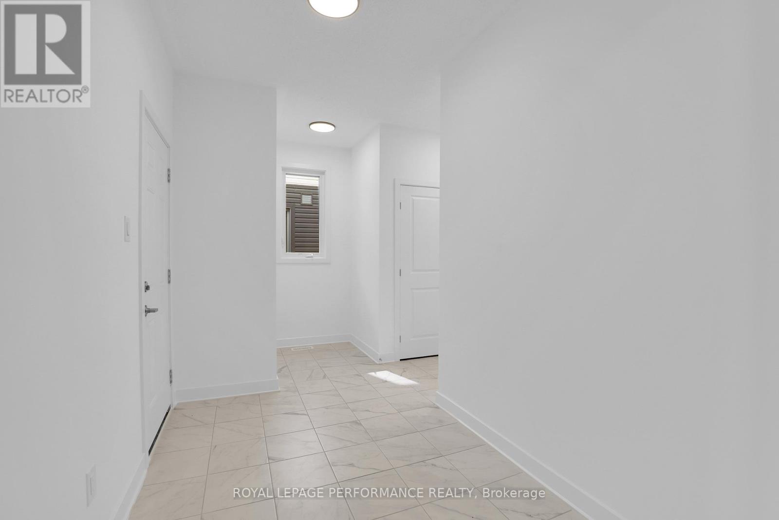Photo 22 of 918 Omagaki Way, Ottawa ON