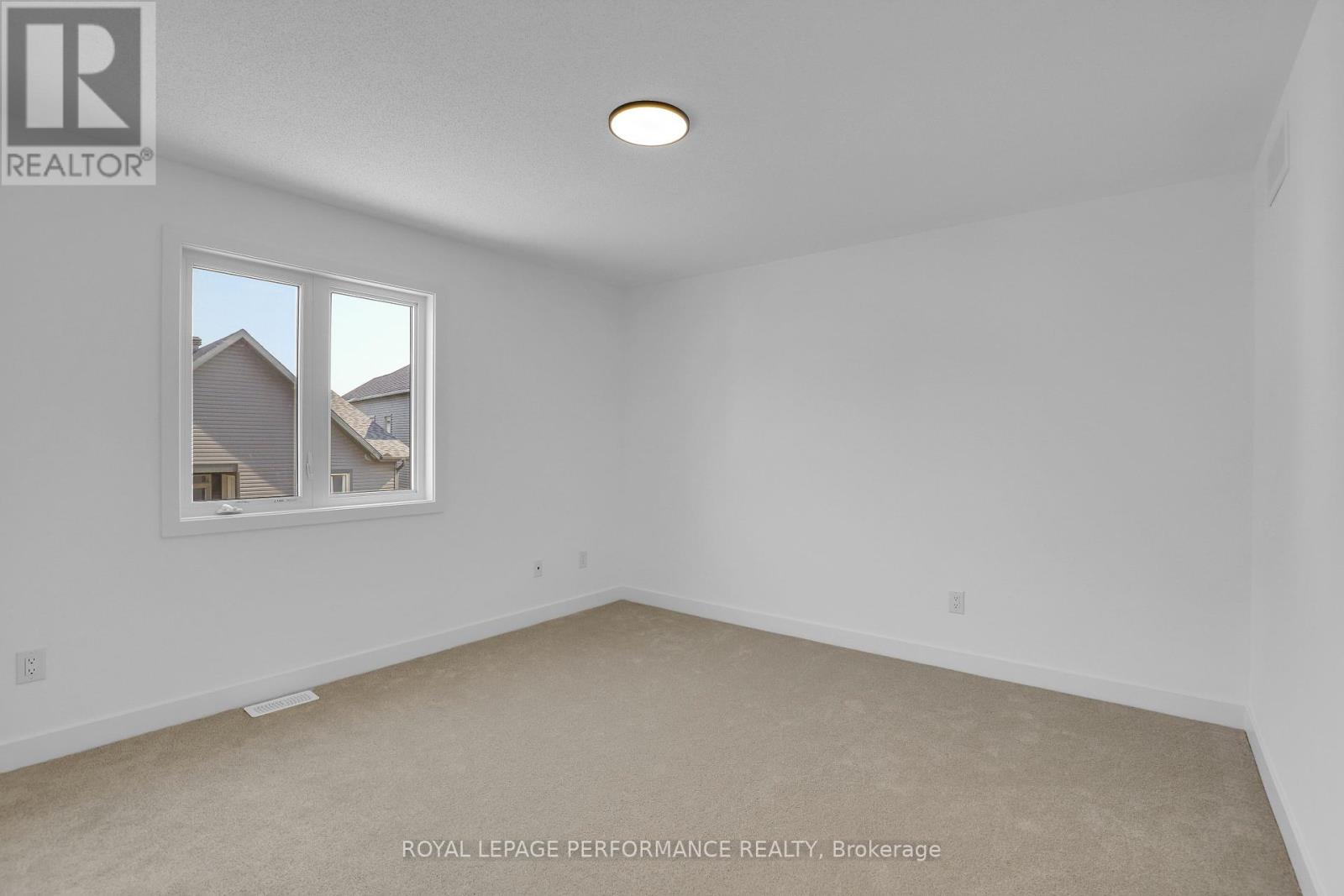 Photo 26 of 918 Omagaki Way, Ottawa ON