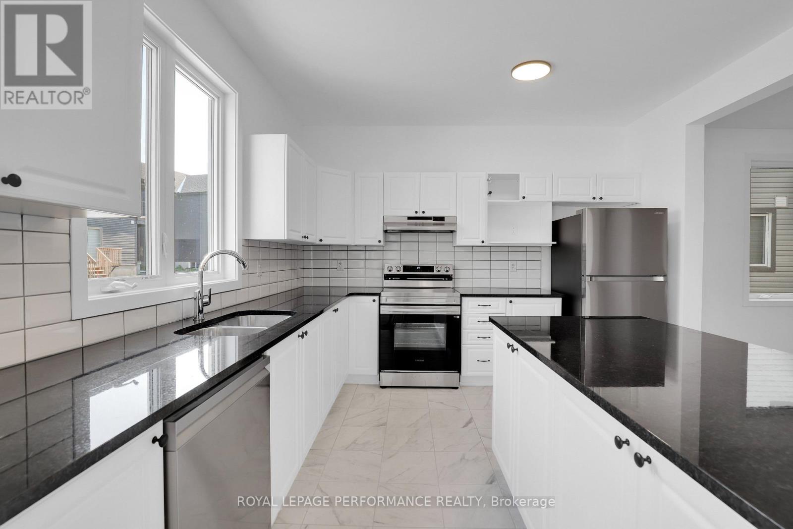 Photo 7 of 918 Omagaki Way, Ottawa ON