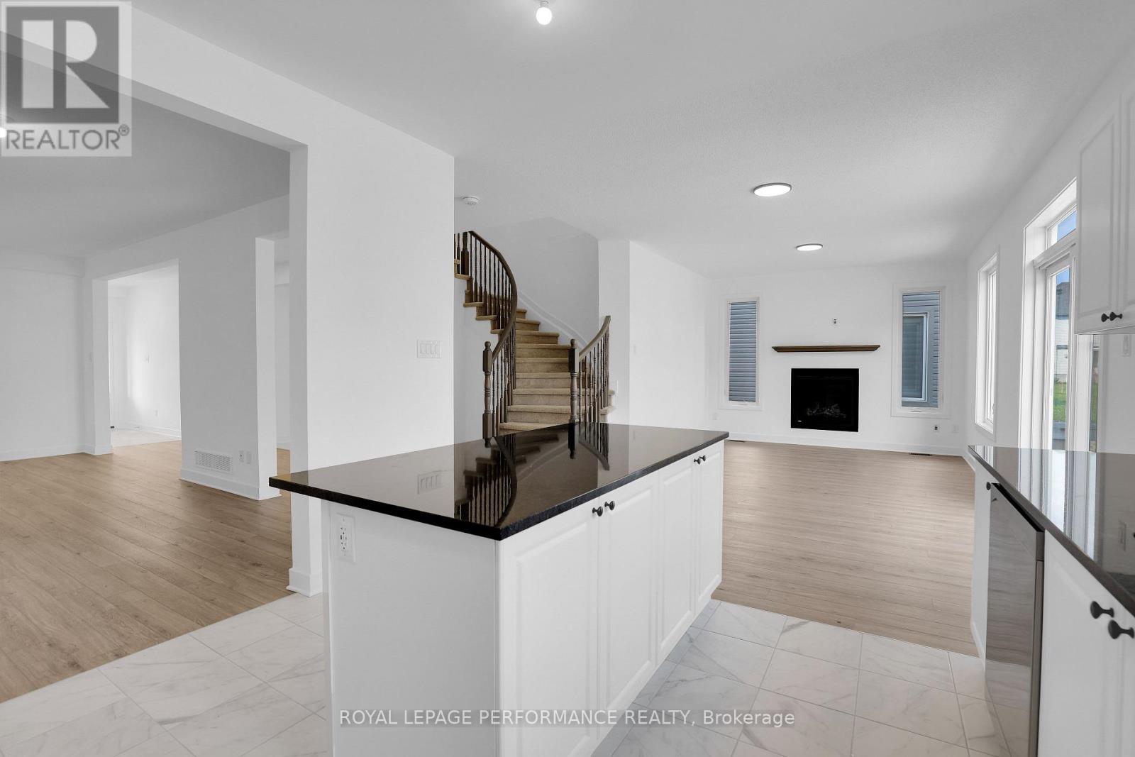 Photo 14 of 918 Omagaki Way, Ottawa ON