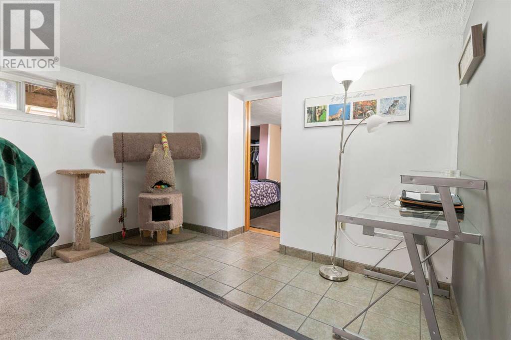 Single Family House Bungalow for Sale in   Avenue NW Capitol Hill Calgary 