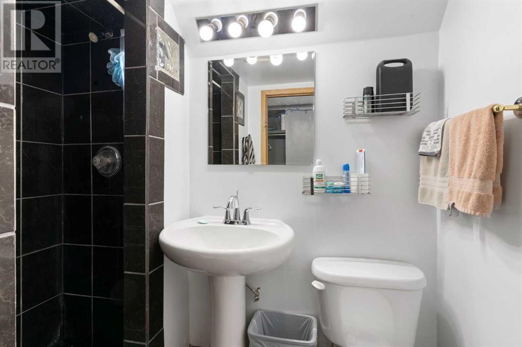Single Family House Bungalow for Sale in   Avenue NW Capitol Hill Calgary 
