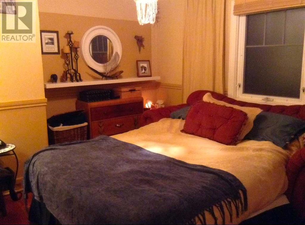 Single Family House Bungalow for Sale in   Avenue NW Capitol Hill Calgary 