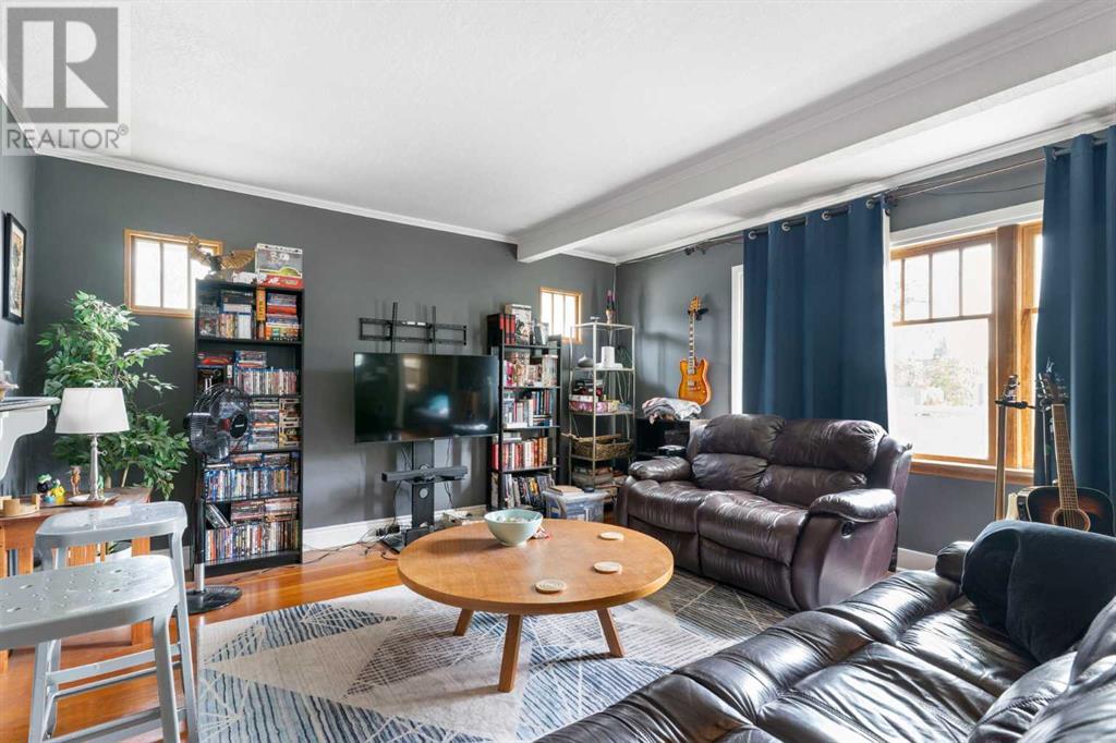 Single Family House Bungalow for Sale in   Avenue NW Capitol Hill Calgary 